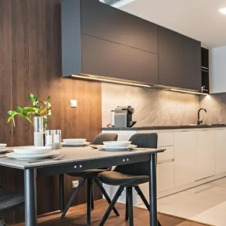 Parking Free Onsite, Air Conditioning, Wenceslas Square Apartment *